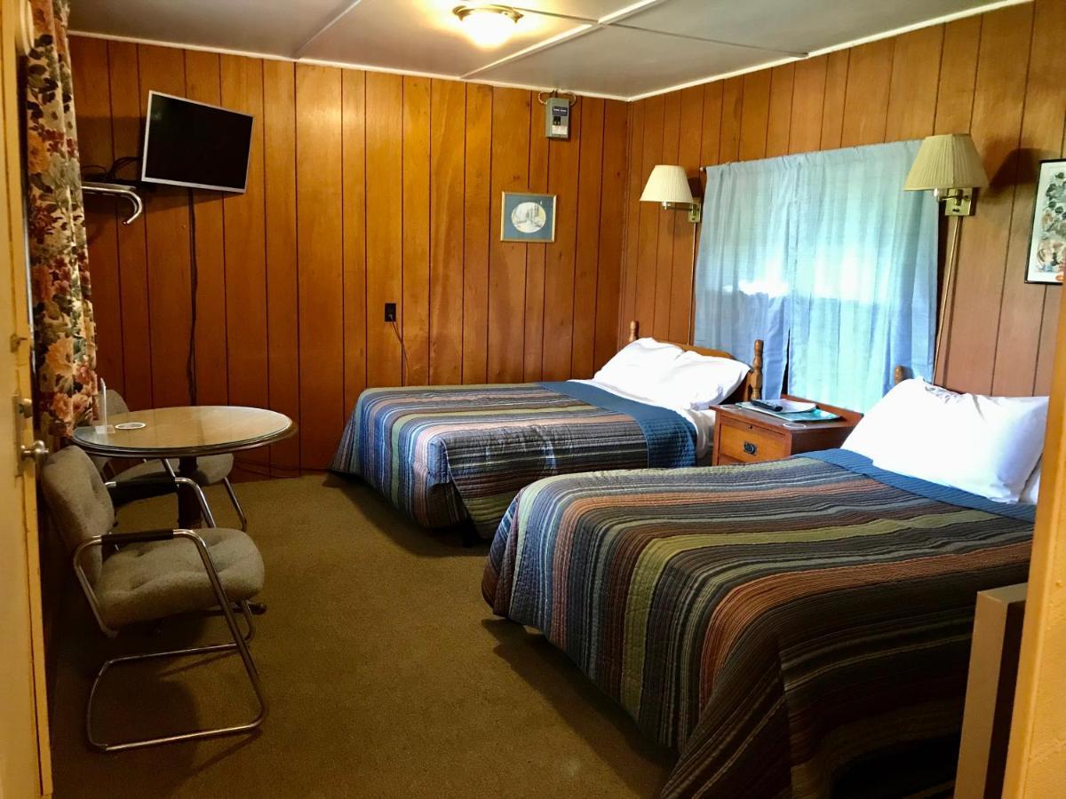 Chamber Lane Motel Round Lake Ngoại thất bức ảnh