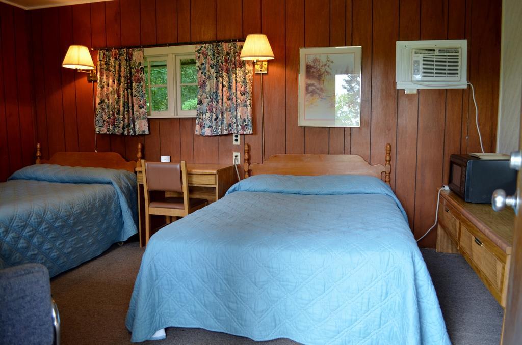 Chamber Lane Motel Round Lake Phòng bức ảnh